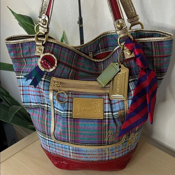 Coach Poppy Limited Edition Bella Plaid Bucket Tote 15887 - Picture 8 of 13